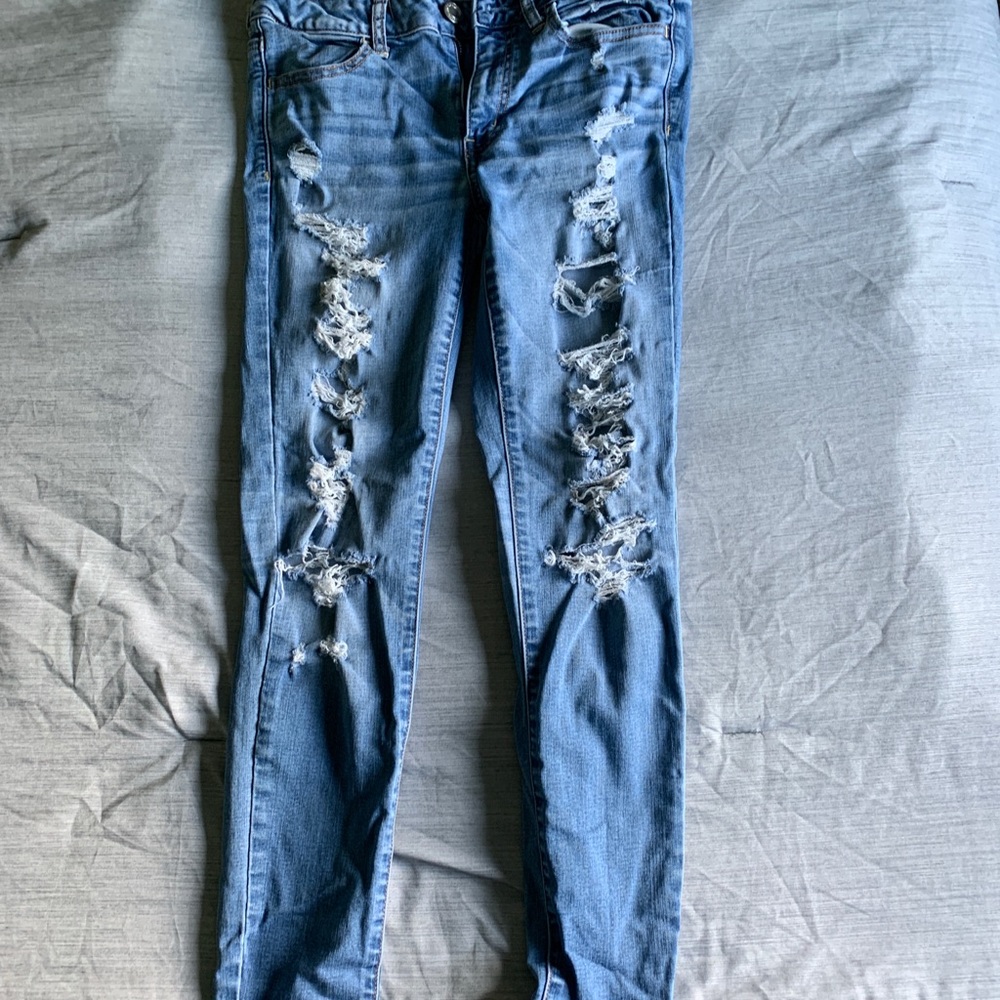 American Eagle Skinny Ripped jeans